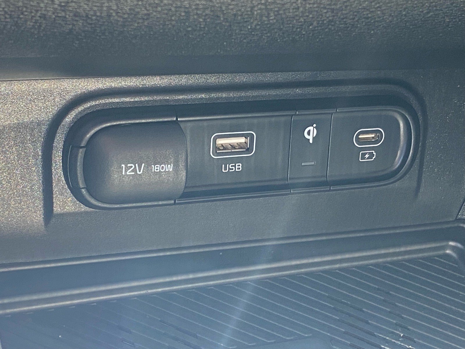 Used 2024 Kia Sportage SX AWD/4WD image 17
