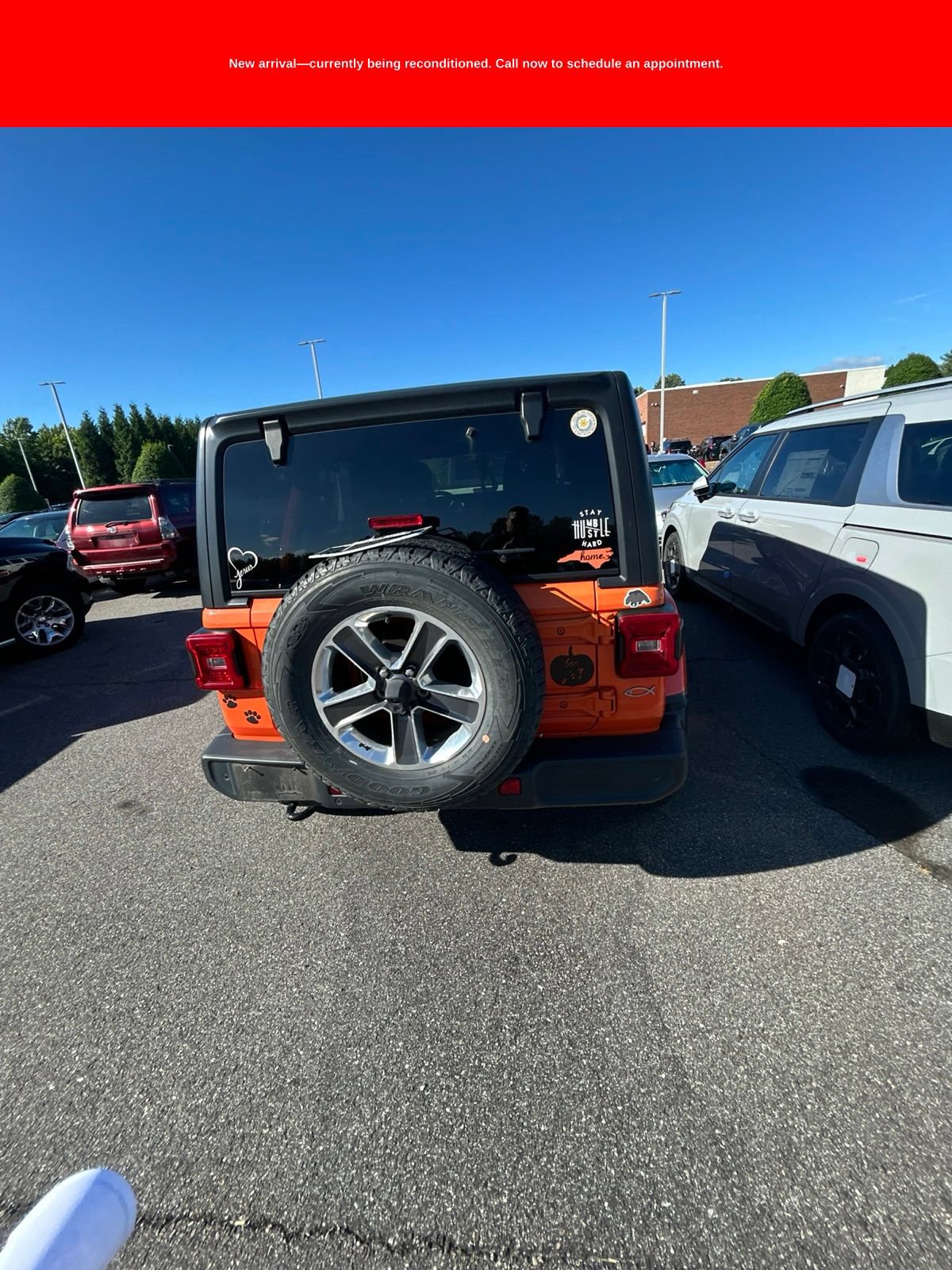 Used 2018 Jeep Wrangler Unlimited Sahara AWD/4WD image 13