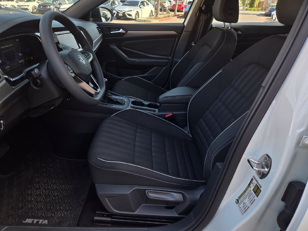 Used 2022 Volkswagen Jetta Sport FWD image 17