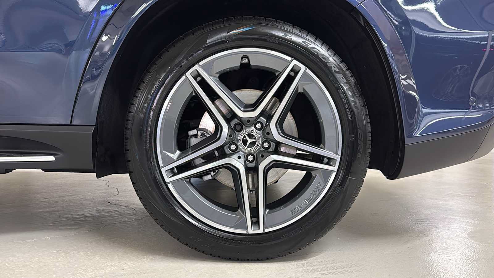 New 2026 Mercedes-Benz GLS 450 4MATIC image 11
