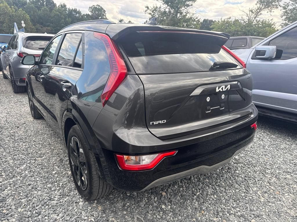 Used 2024 Kia Niro Wind w/ Wind Preserve Package FWD image 4