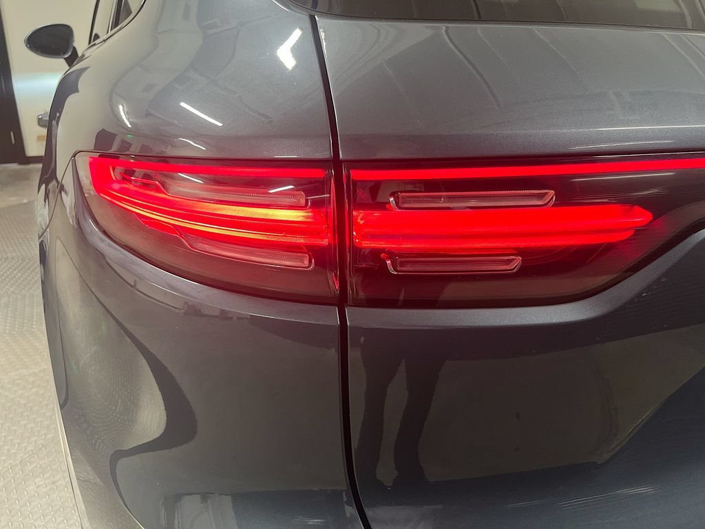 Certified 2019 Porsche Cayenne AWD/4WD image 32
