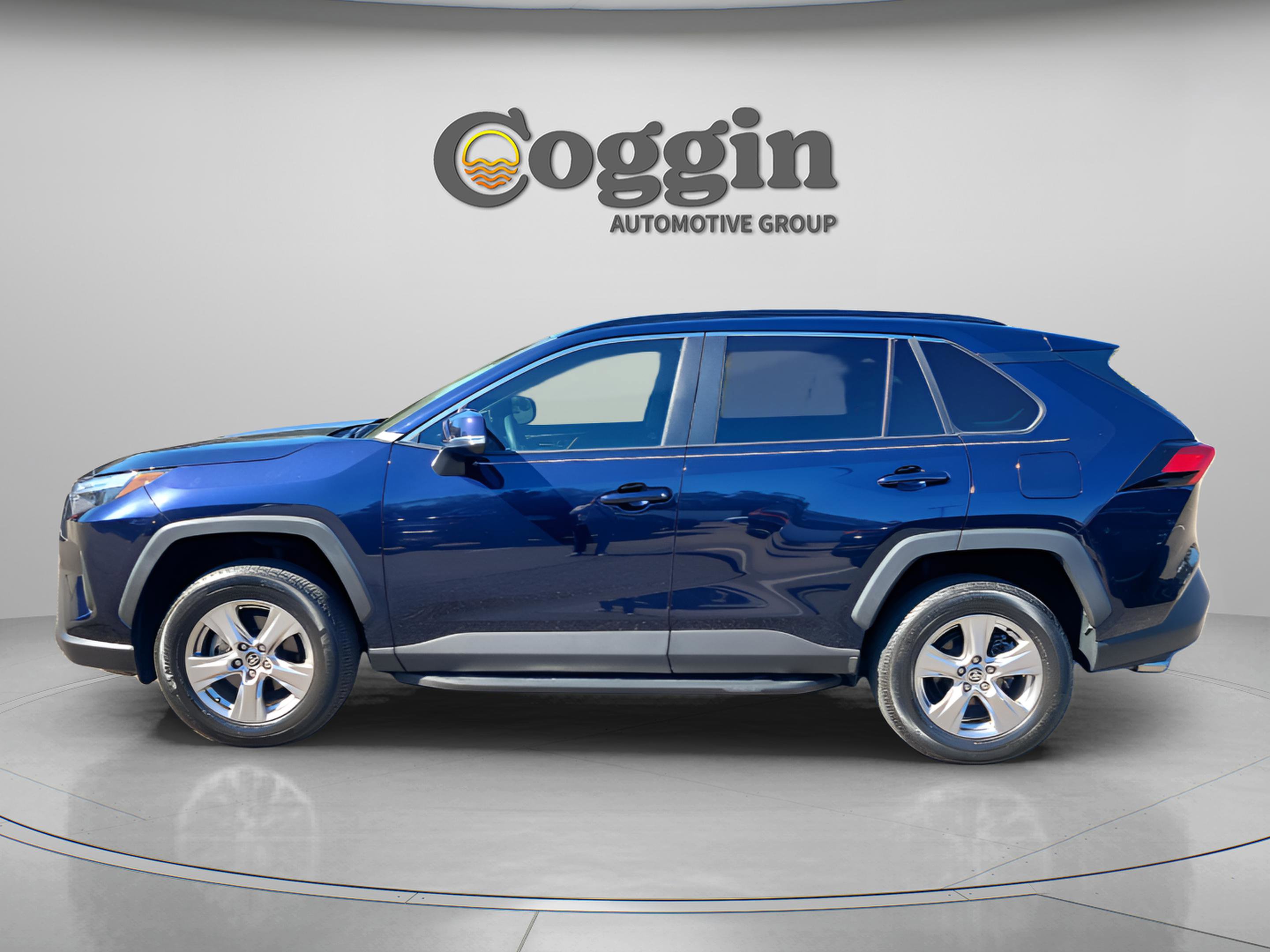 Used 2023 Toyota RAV4 XLE image 3