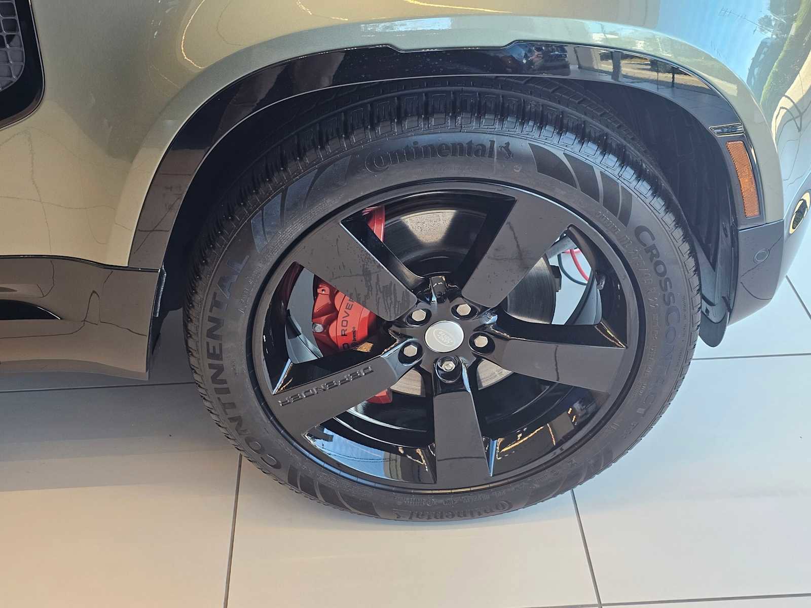 New 2025 Land Rover Defender 110 X image 18