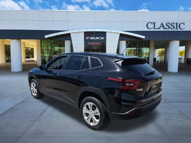 Used 2026 Chevrolet Trax LS FWD image 7