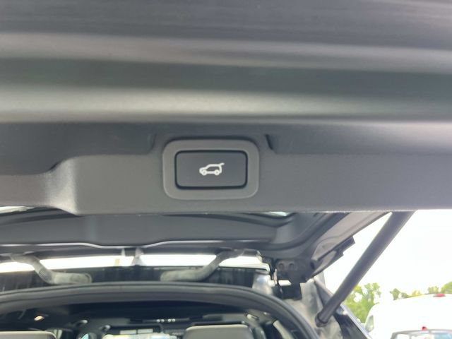 Used 2018 Land Rover Discovery HSE AWD/4WD image 16
