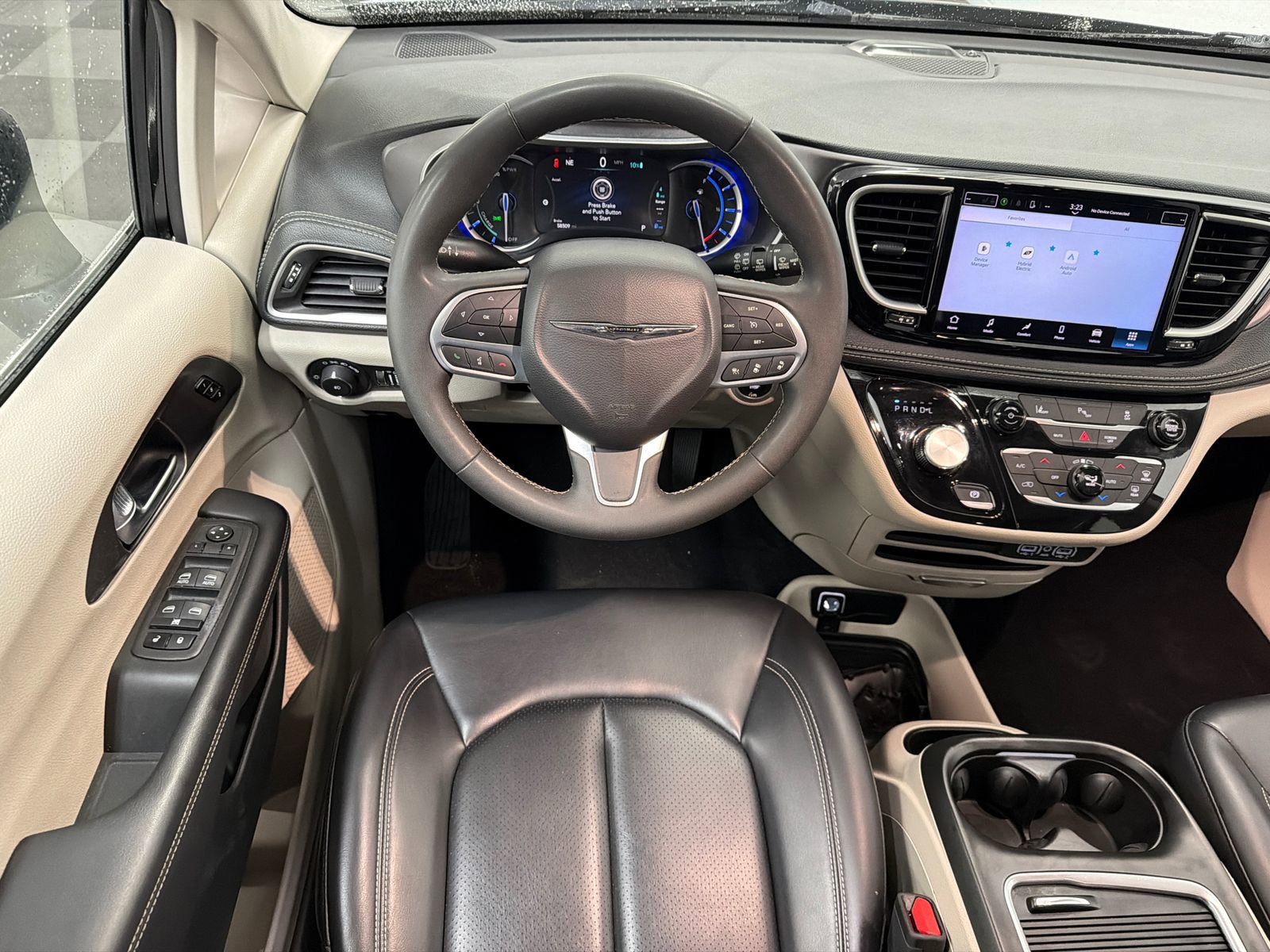 Used 2023 Chrysler Pacifica Touring-L FWD image 21