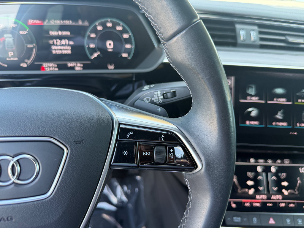 Used 2024 Audi Q8 e-tron Premium AWD/4WD image 18