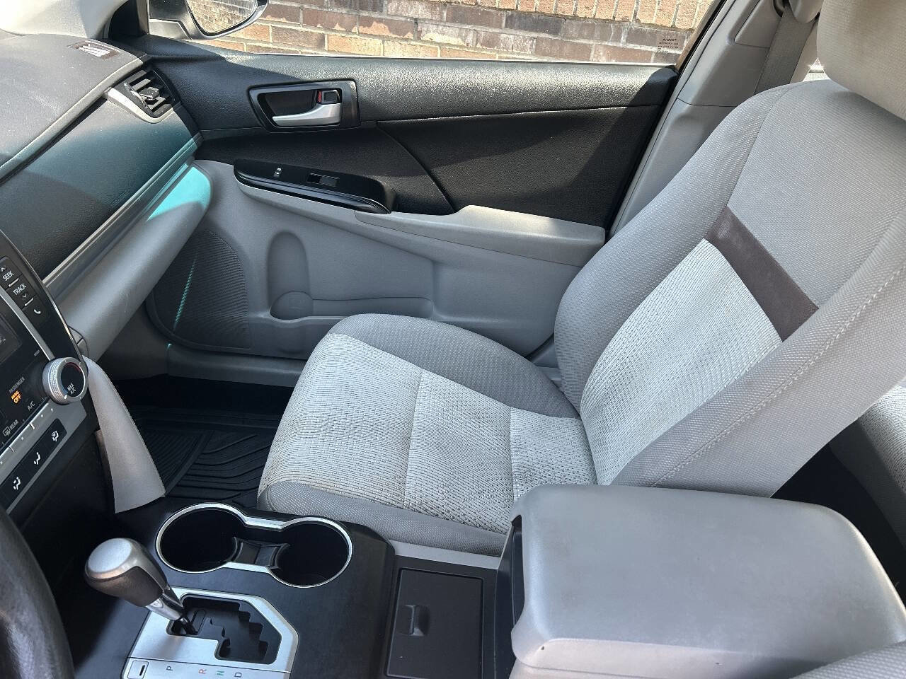 Used 2014 Toyota Camry LE w/ Moonroof Package FWD image 7