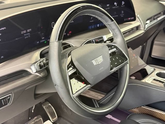 Certified 2026 Cadillac Vistiq Luxury w/ LPO, Floor Liner Package AWD/4WD image 19