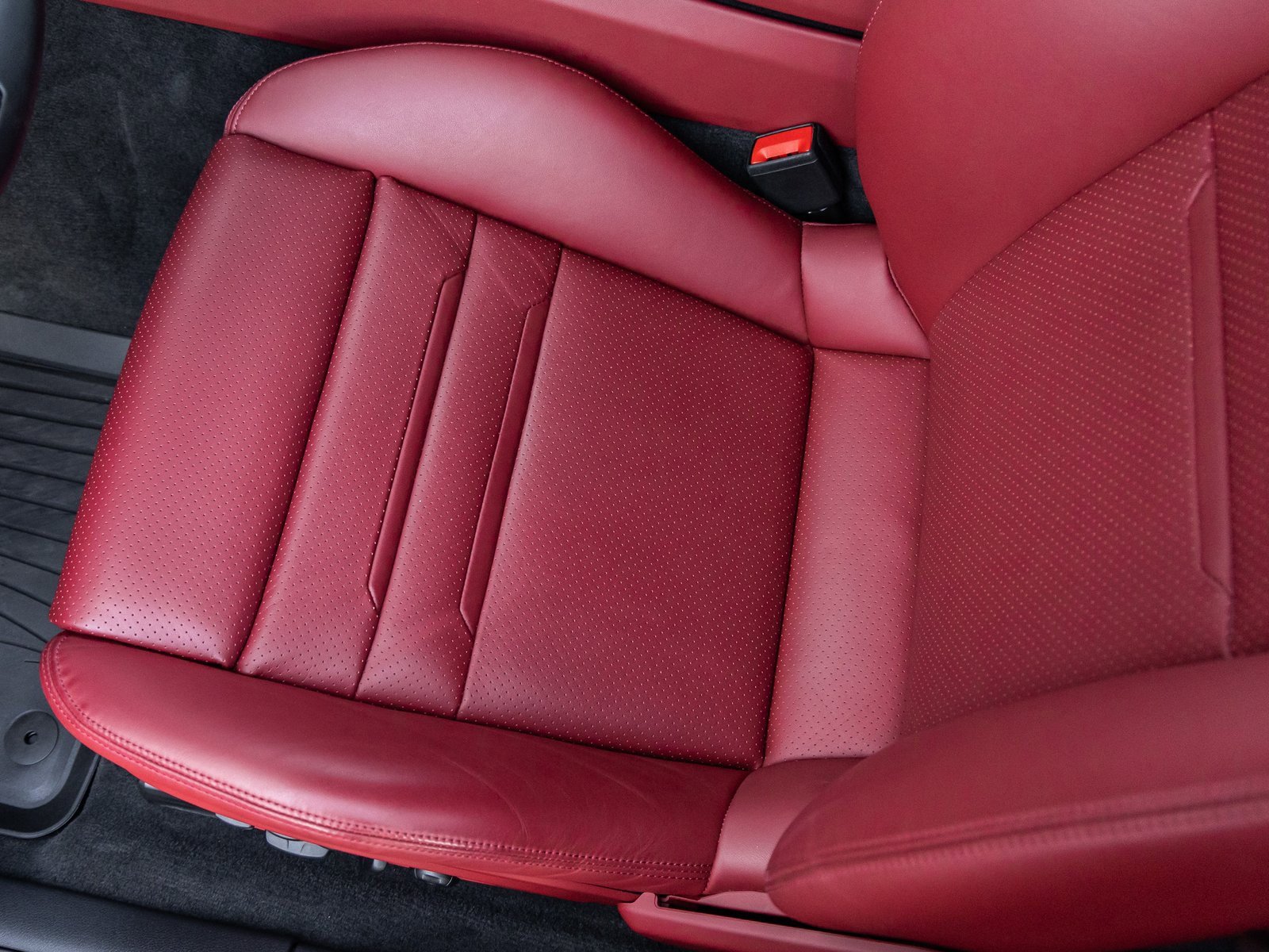 Used 2023 Porsche Panamera GTS image 24