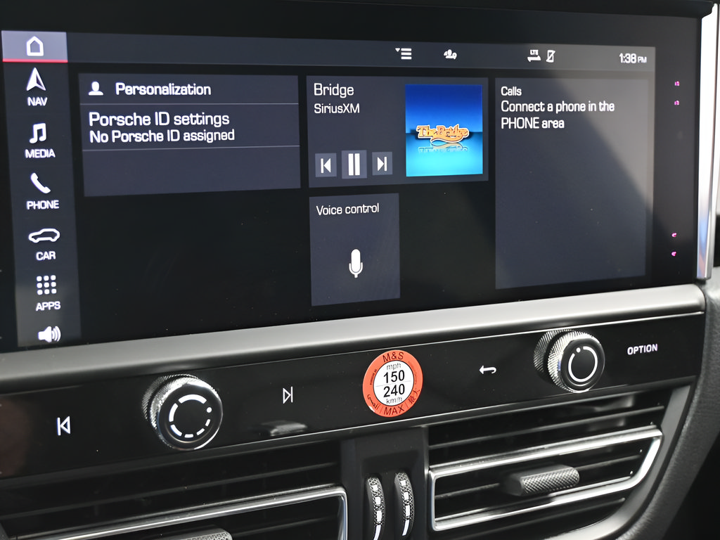 Certified 2026 Porsche Macan AWD/4WD image 14
