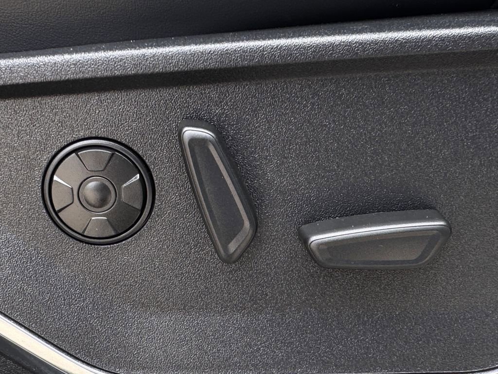 Used 2024 Ford F250 Platinum image 30