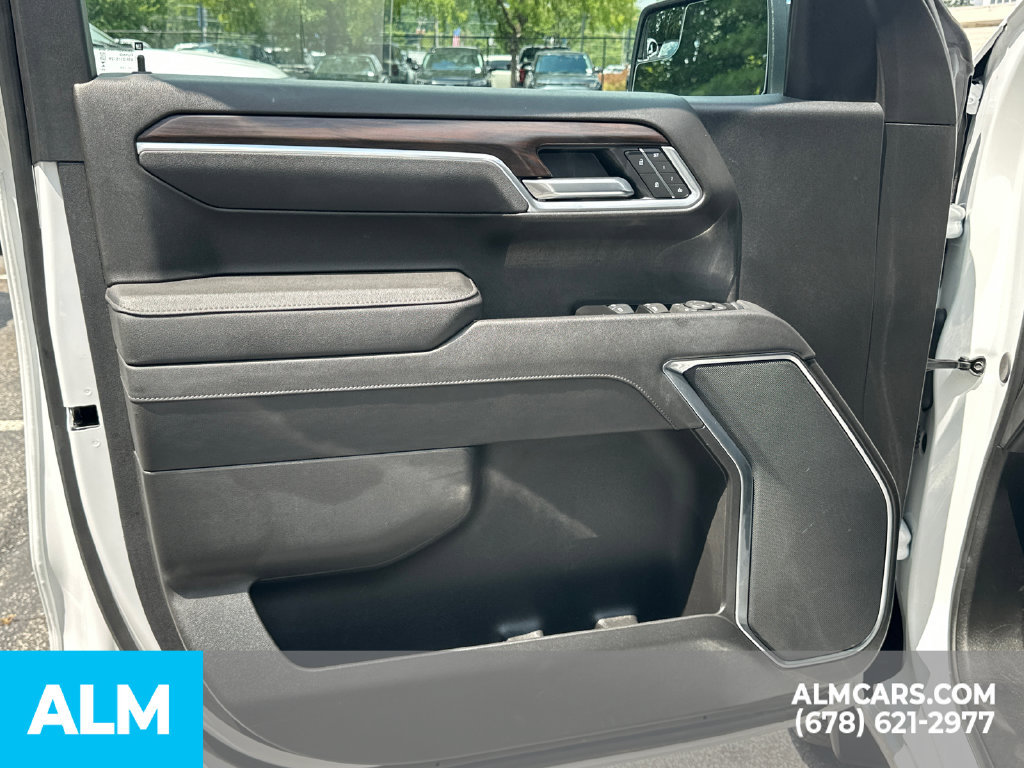 Used 2025 GMC Sierra 1500 SLT RWD image 11