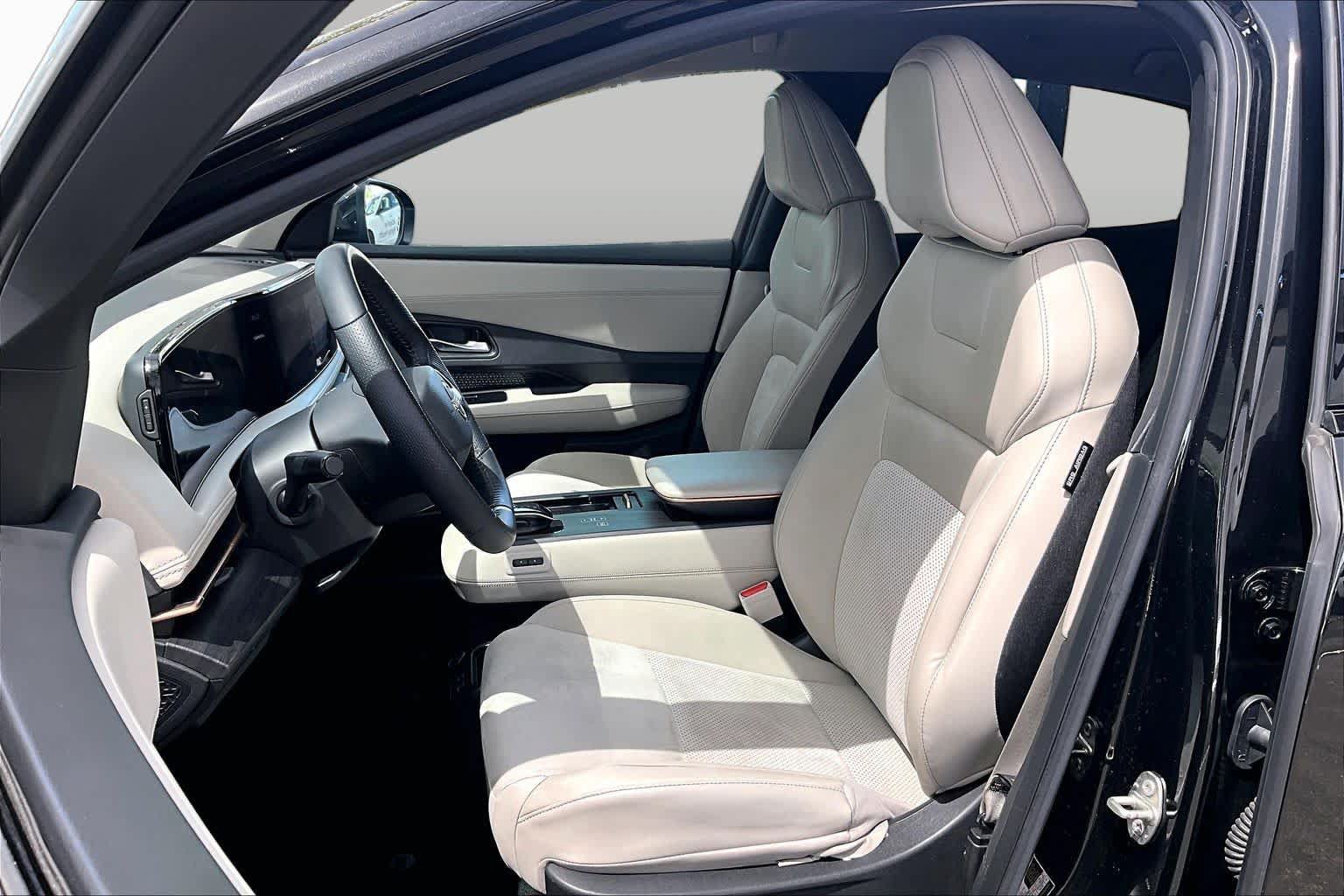 Certified 2023 Nissan Ariya FWD image 7