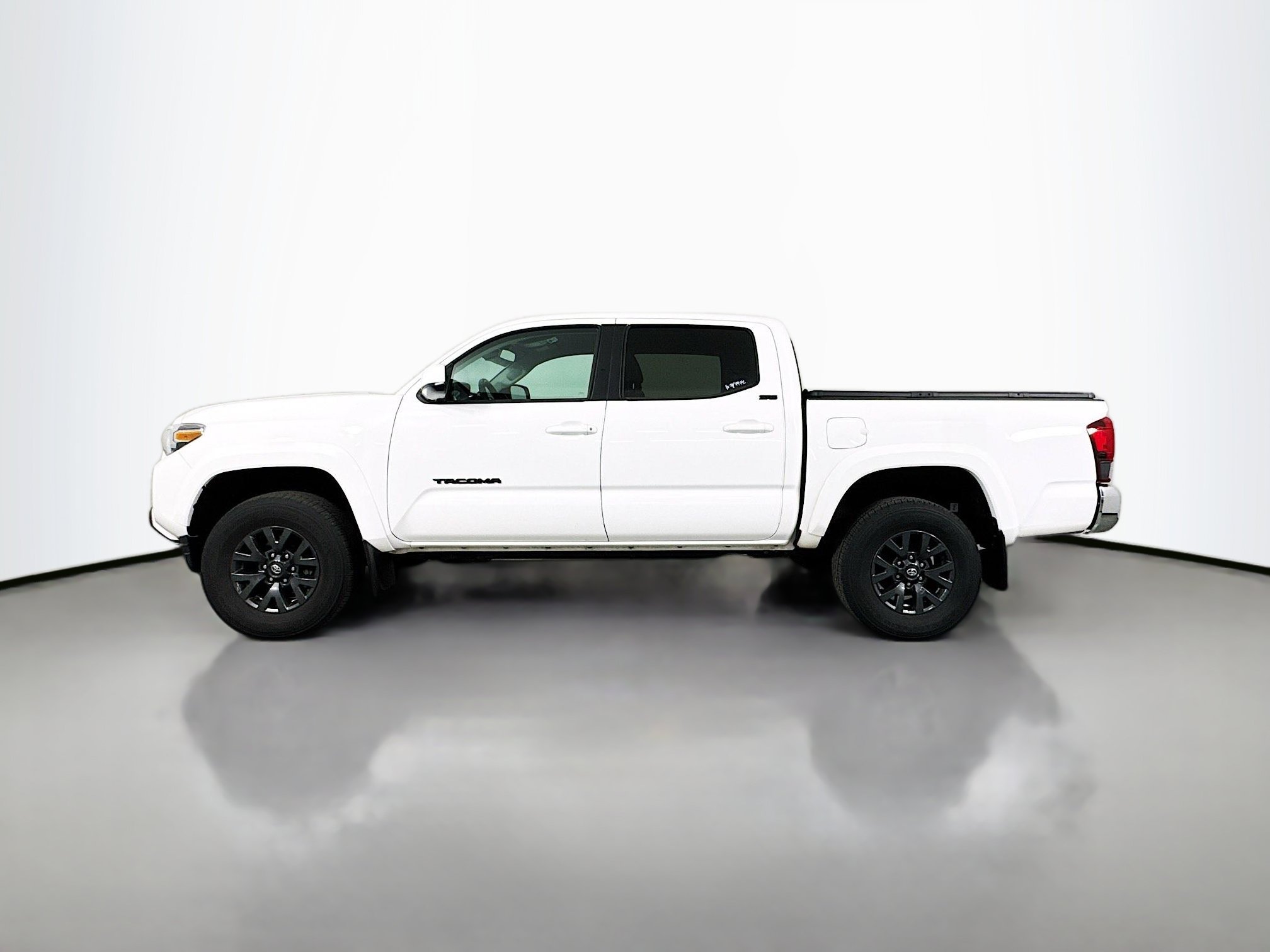 Certified 2023 Toyota Tacoma SR5 w/ SR5 Appearance Package RWD image 4