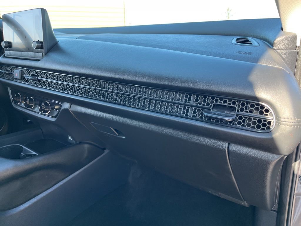 Certified 2025 Honda HR-V LX image 27