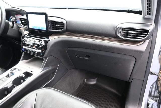 Used 2022 Ford Explorer Limited w/ Equipment Group 301A AWD/4WD image 34