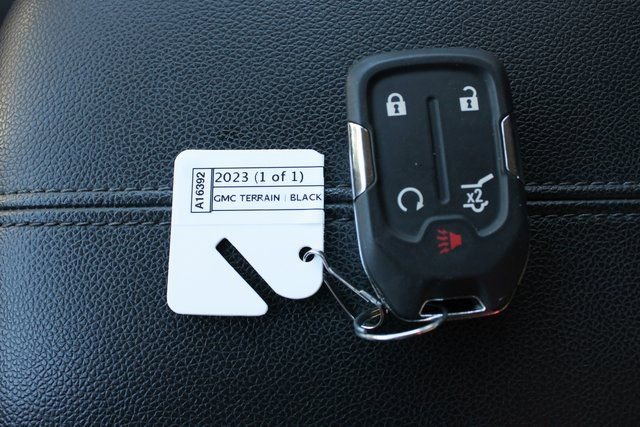 Used 2023 GMC Terrain SLE w/ Driver Convenience Package image 29