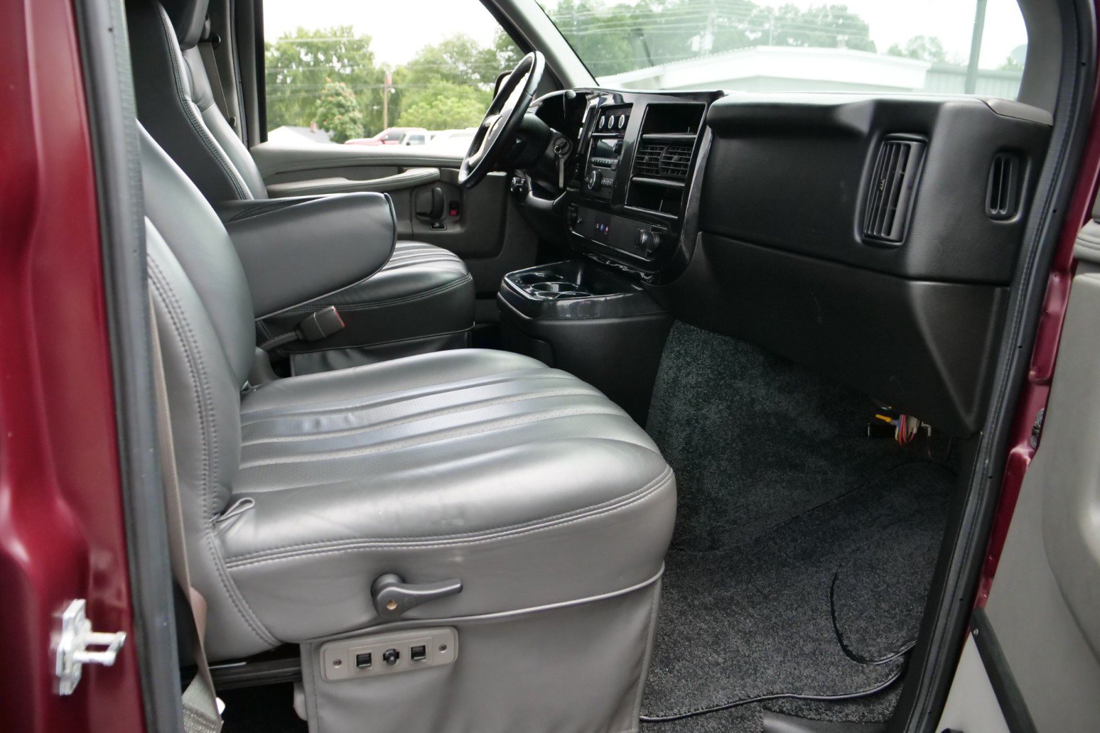 Used 2014 Chevrolet Express 1500 RWD image 44