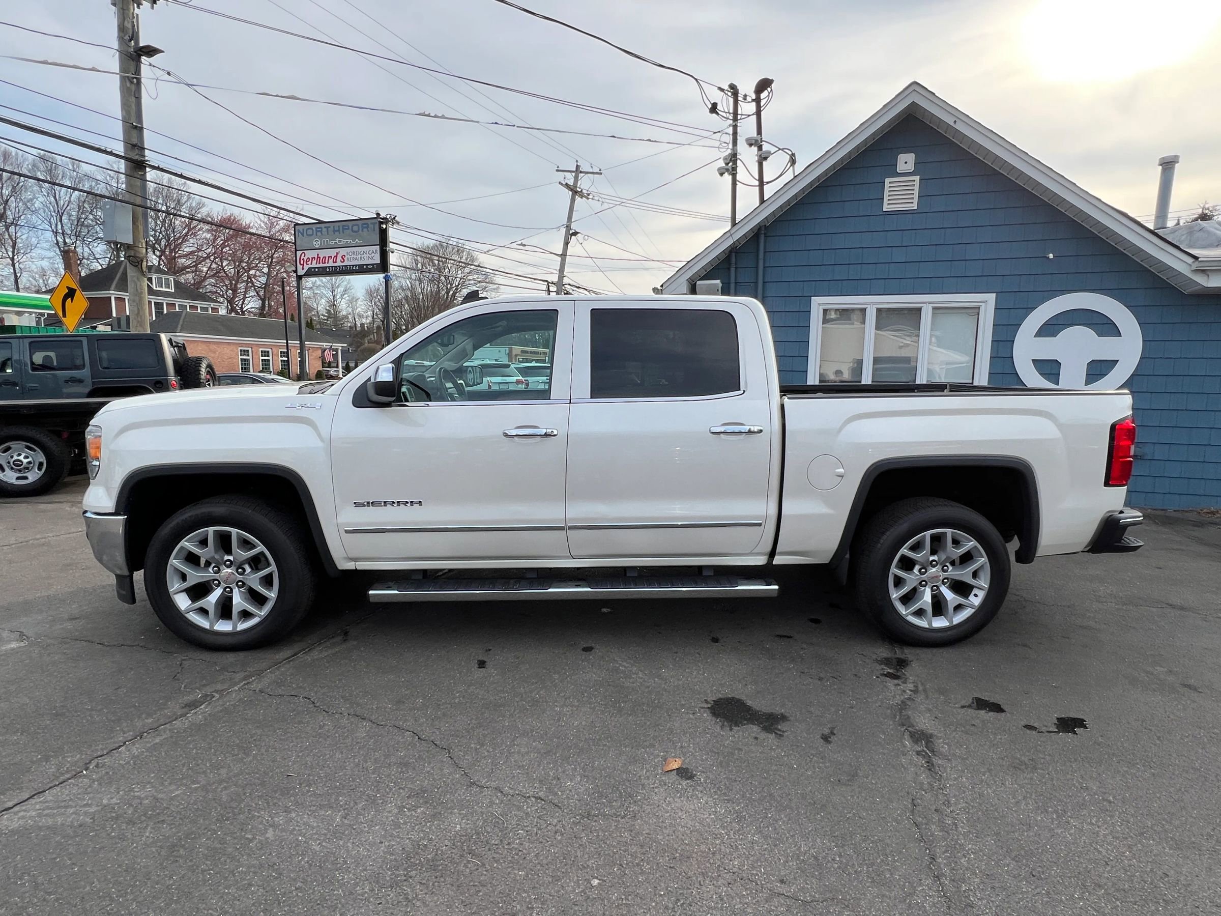Used 2015 GMC Sierra 1500 SLT w/ SLT Crew Cab Value Package image 3