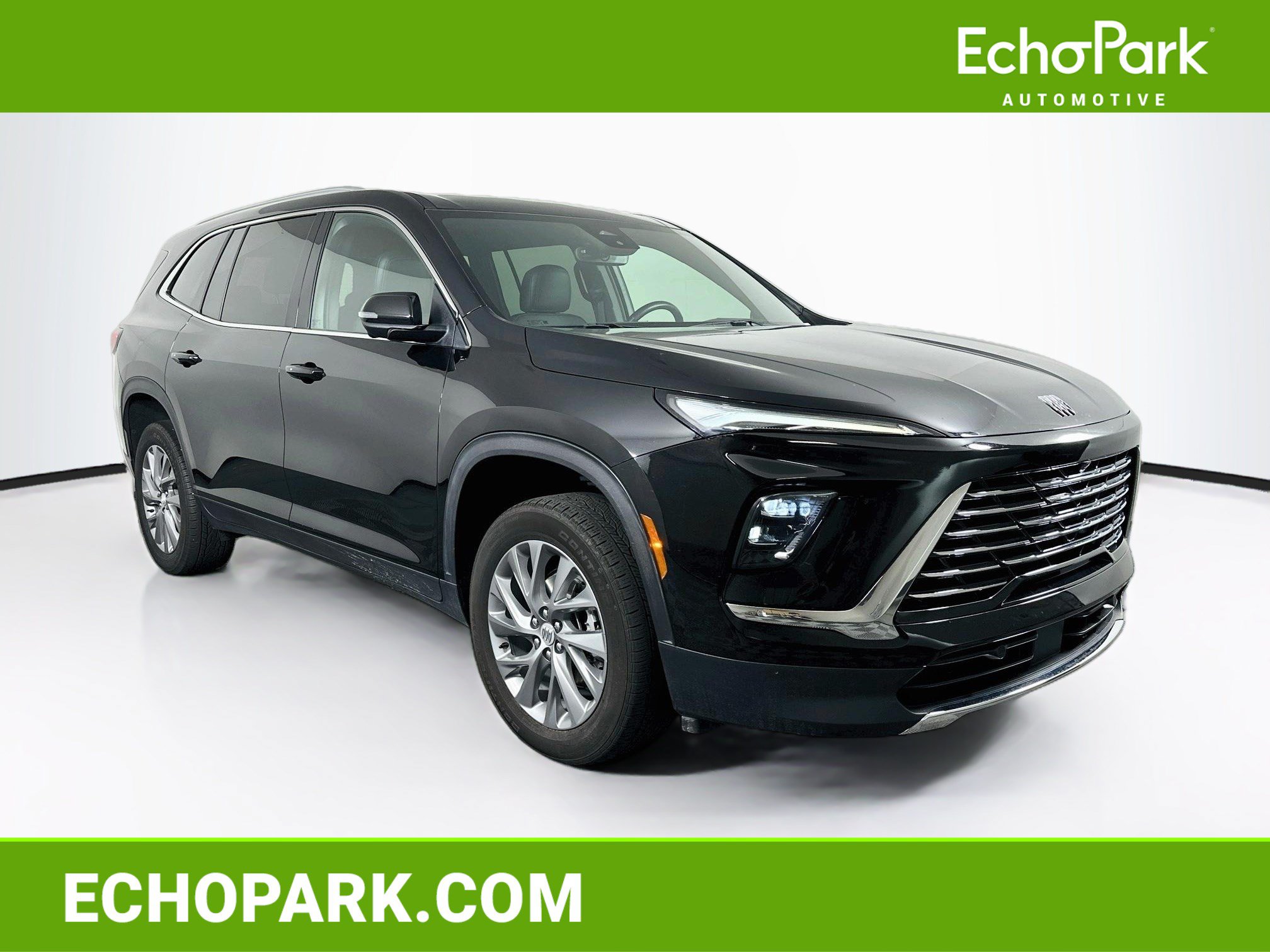 Used 2025 Buick Enclave Preferred FWD image 1