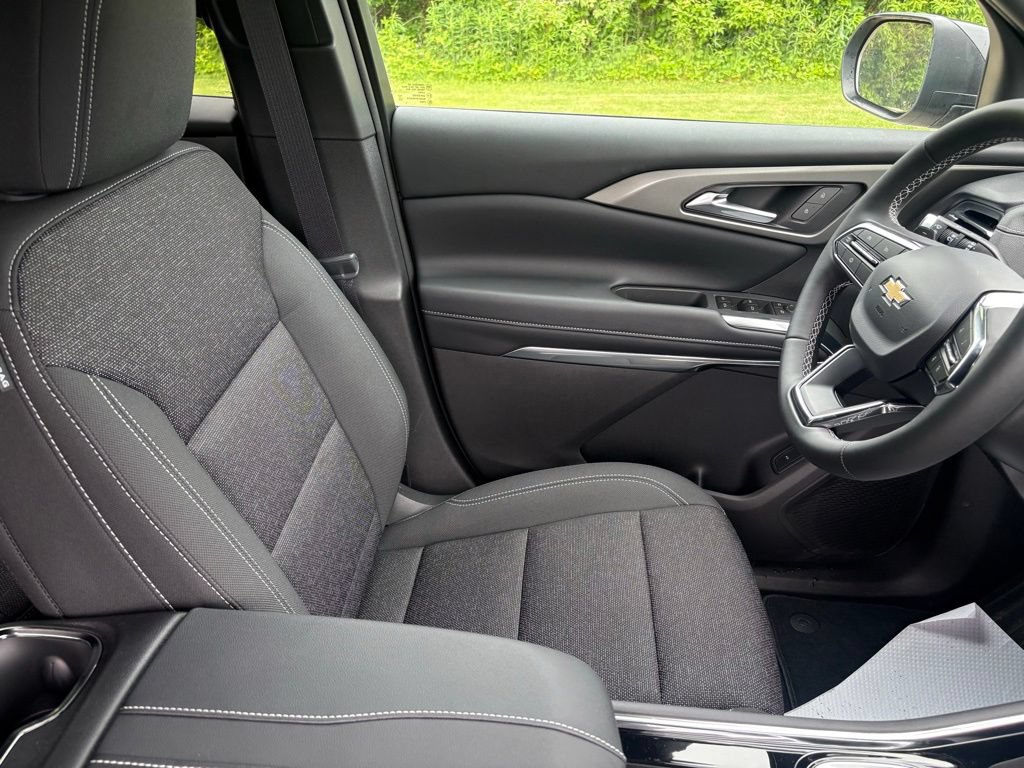 New 2026 Chevrolet Traverse LT w/ LPO, Floor Liner Package FWD image 30