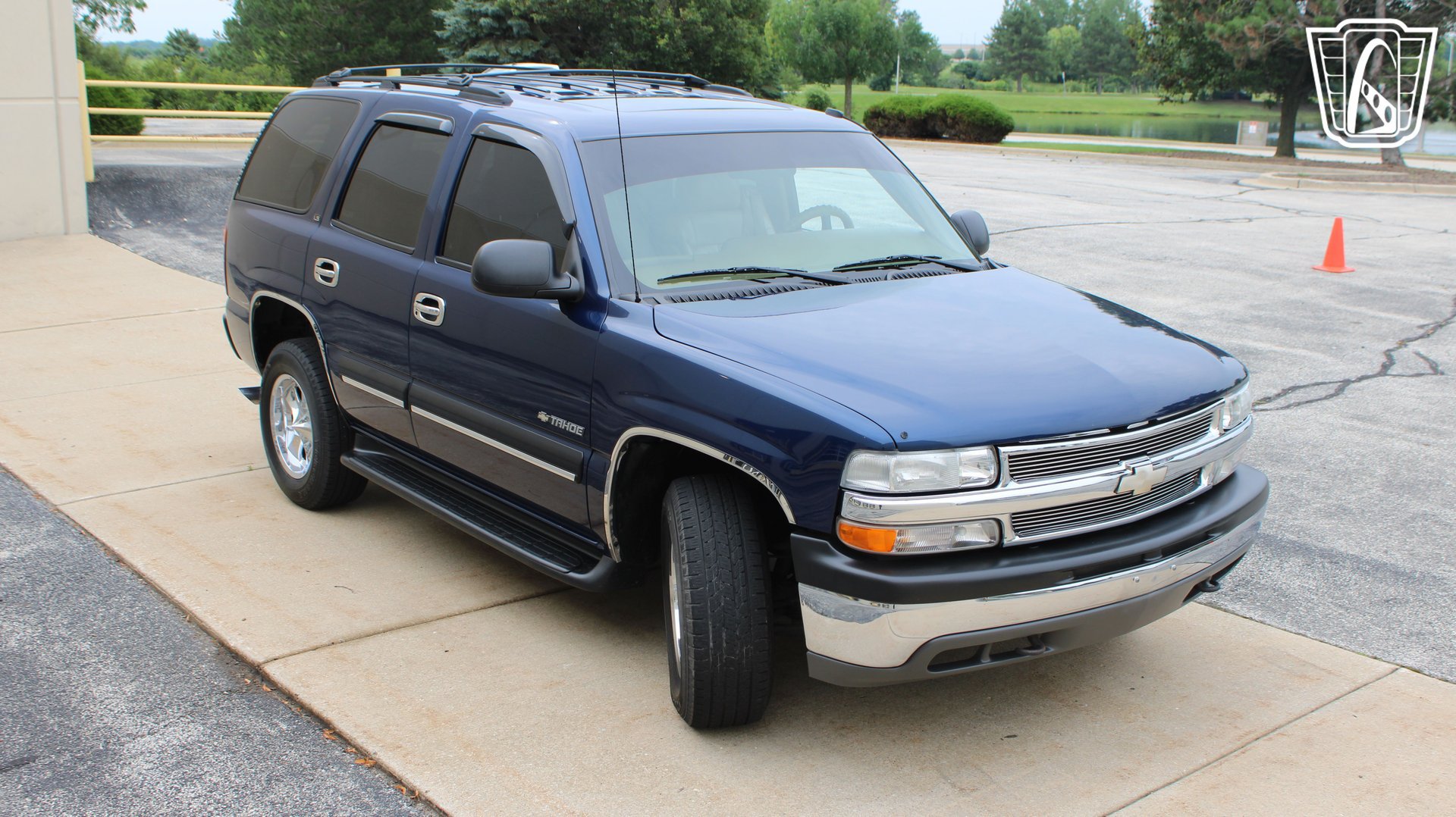 Used 2000 Chevrolet Tahoe LS w/ LS Preferred Equipment Group AWD/4WD image 3