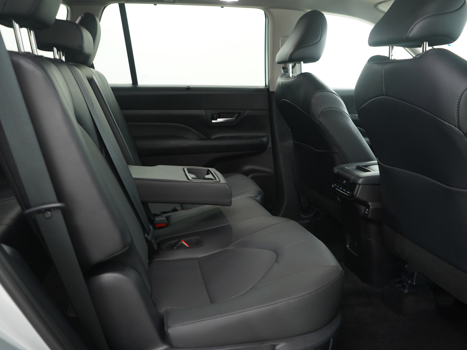Used 2025 Toyota Grand Highlander XLE image 15