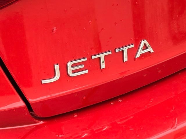 Used 2022 Volkswagen Jetta SE w/ Panoramic Sunroof Package FWD image 6