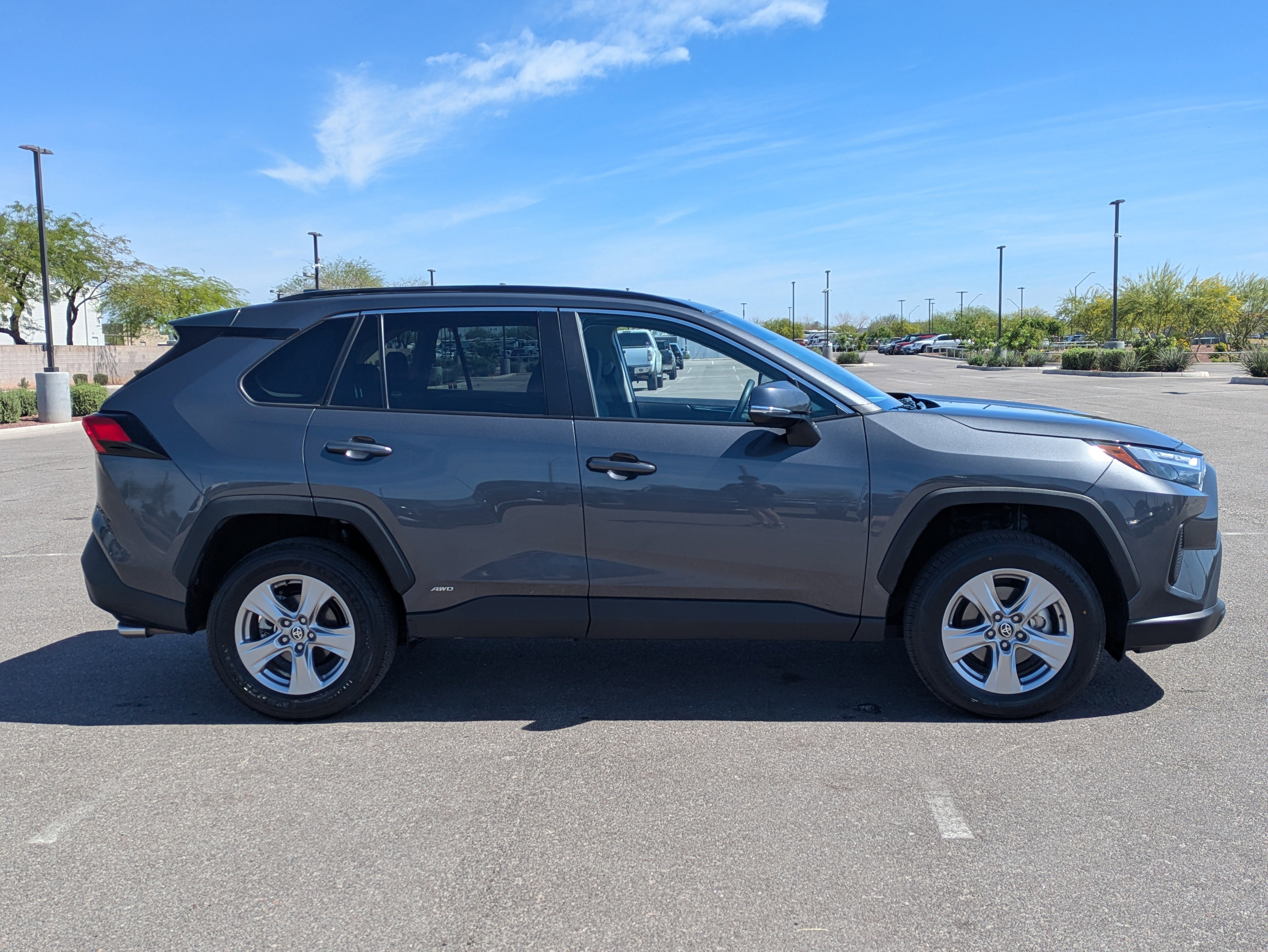 Used 2025 Toyota RAV4 XLE AWD/4WD image 6
