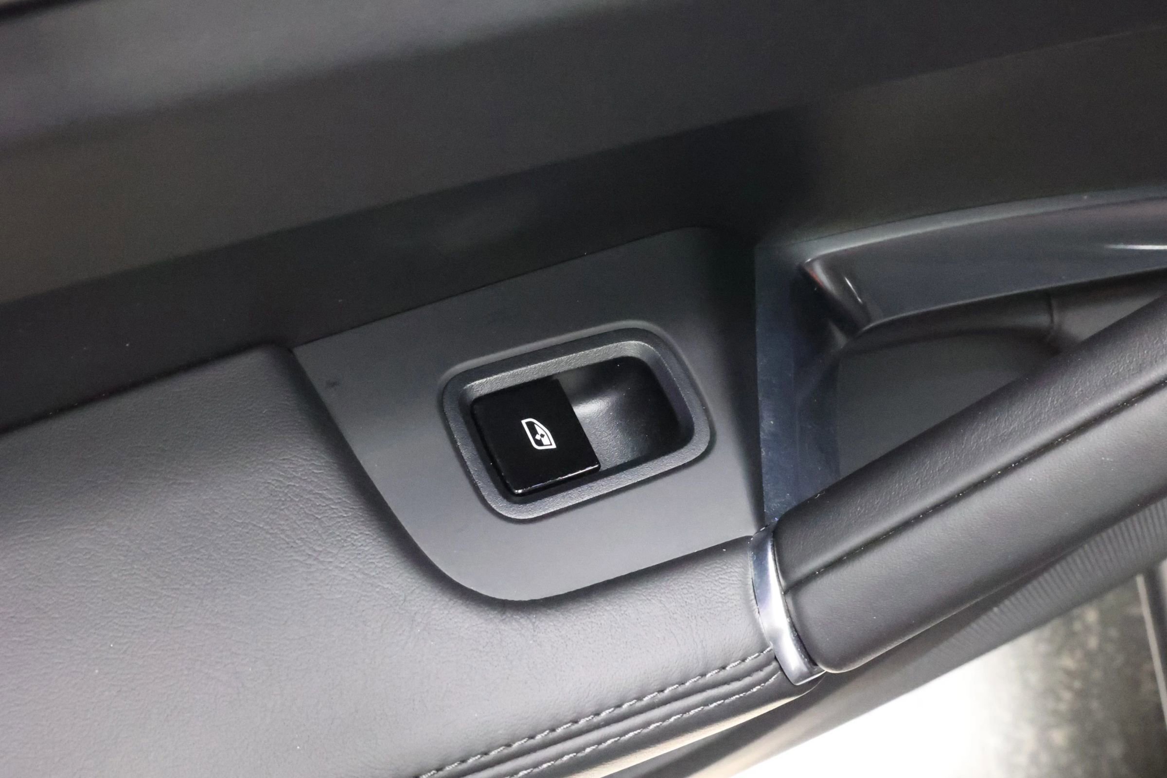 Used 2020 Porsche Cayenne Turbo image 43