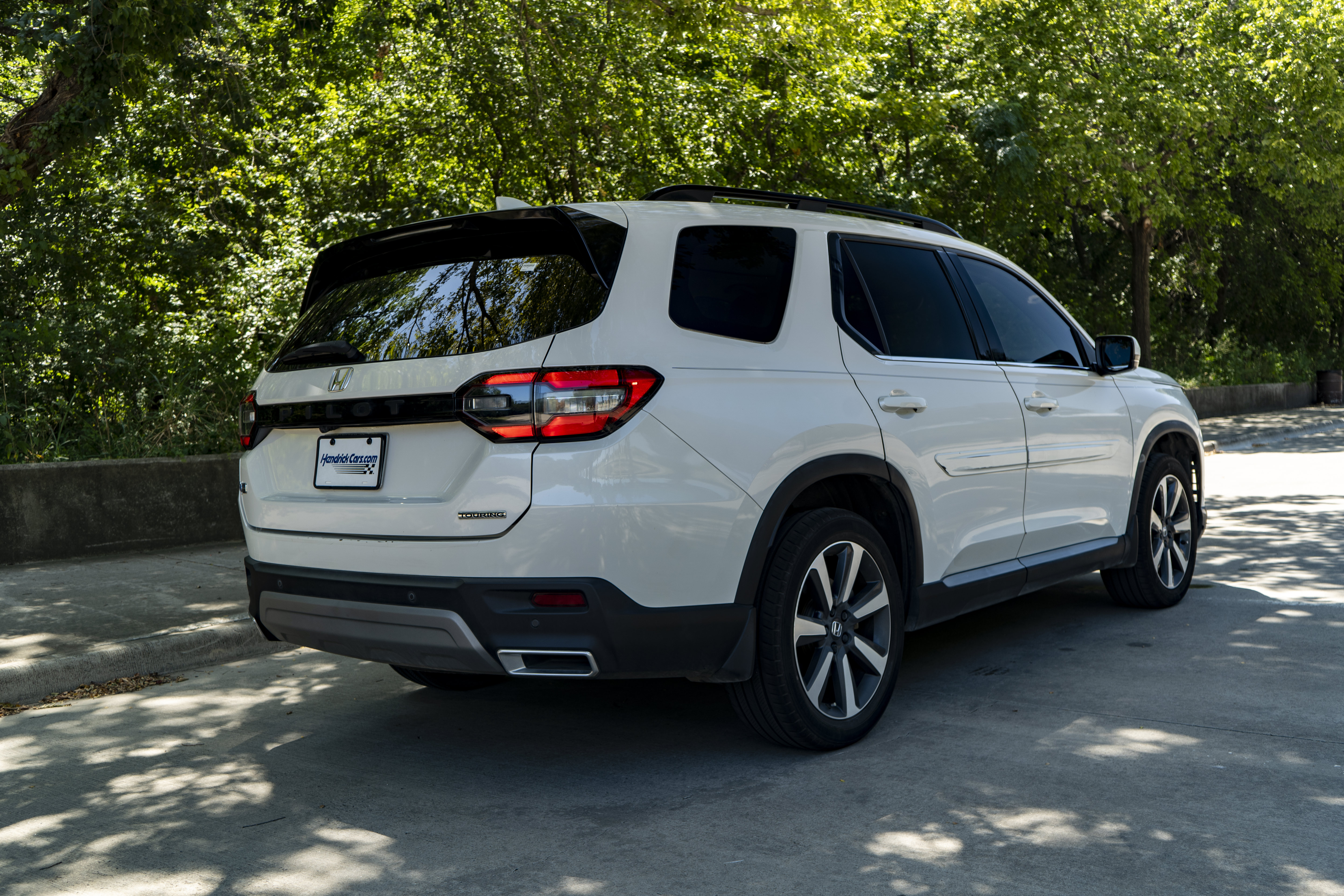 Certified 2023 Honda Pilot Touring image 9