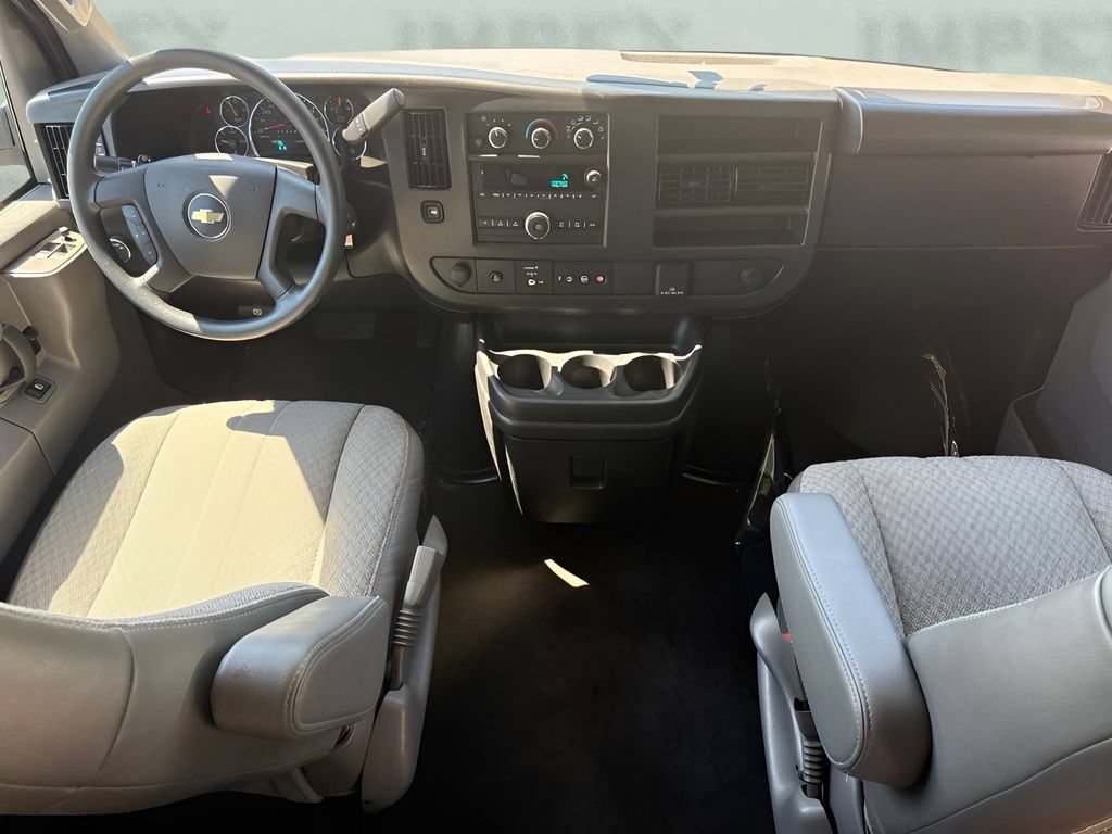 Used 2025 Chevrolet Express 3500 LS RWD image 10