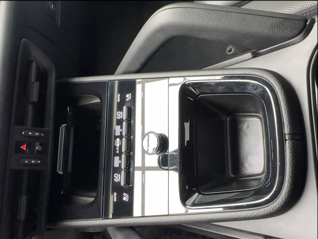 Used 2024 Porsche Cayenne Coupe image 50