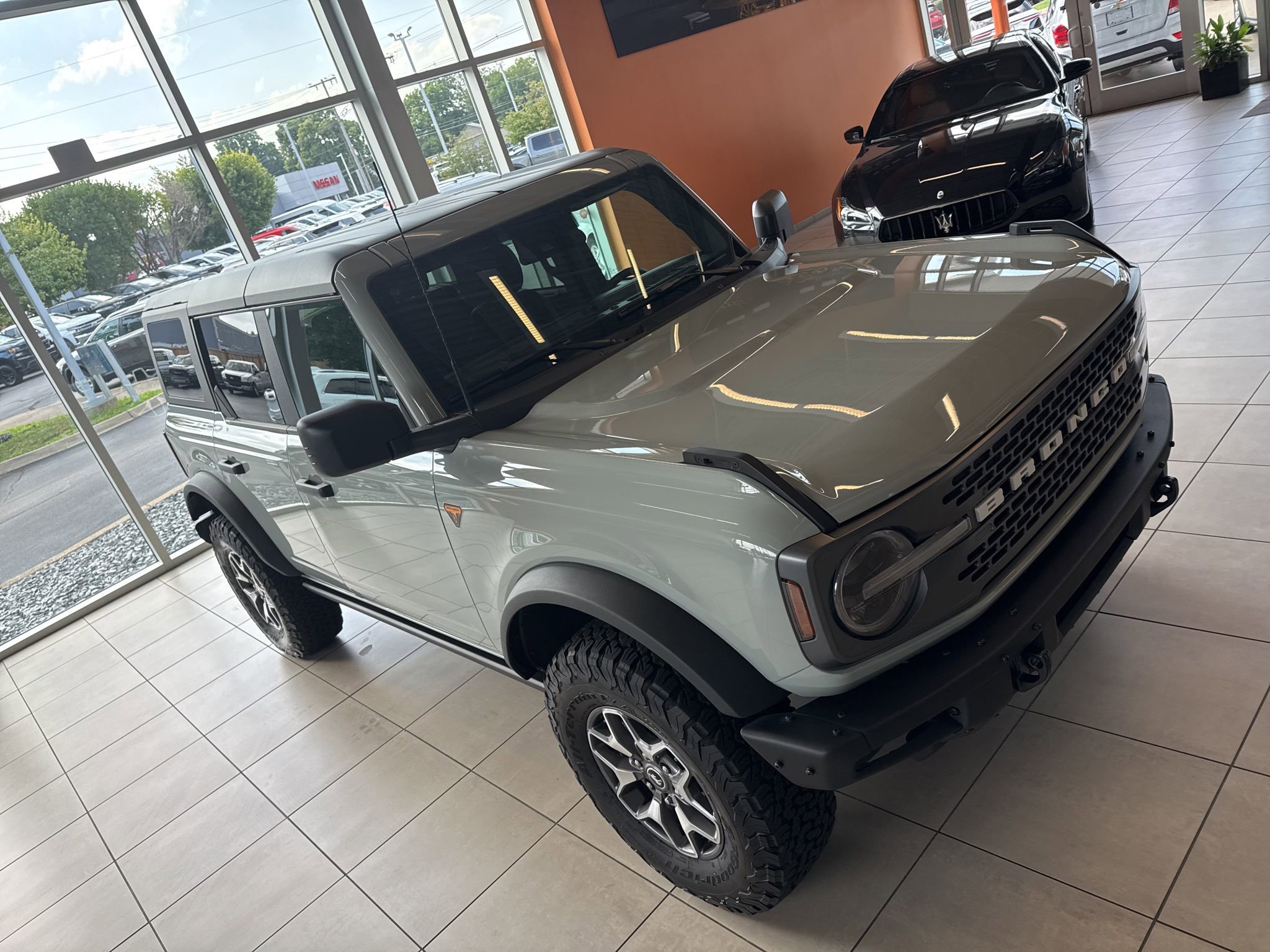 Used 2024 Ford Bronco Badlands image 9