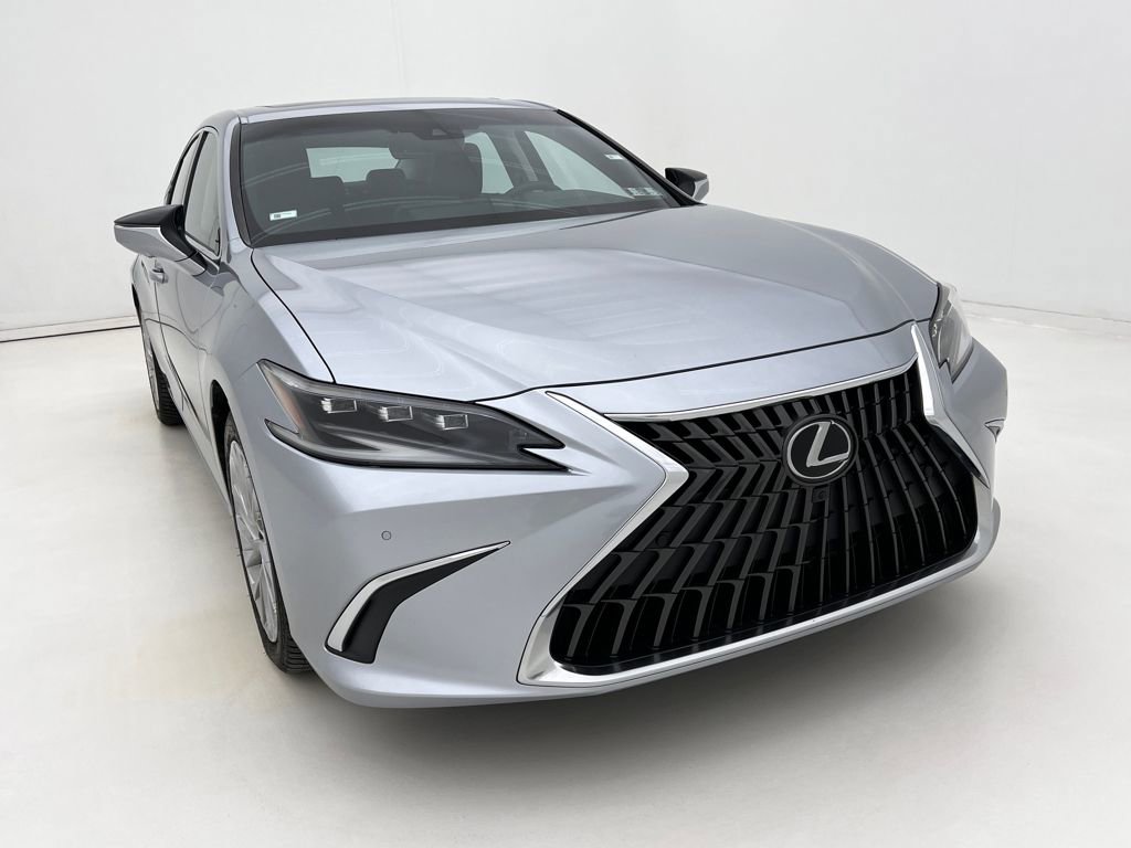 Used 2023 Lexus ES 300h Ultra Luxury image 3