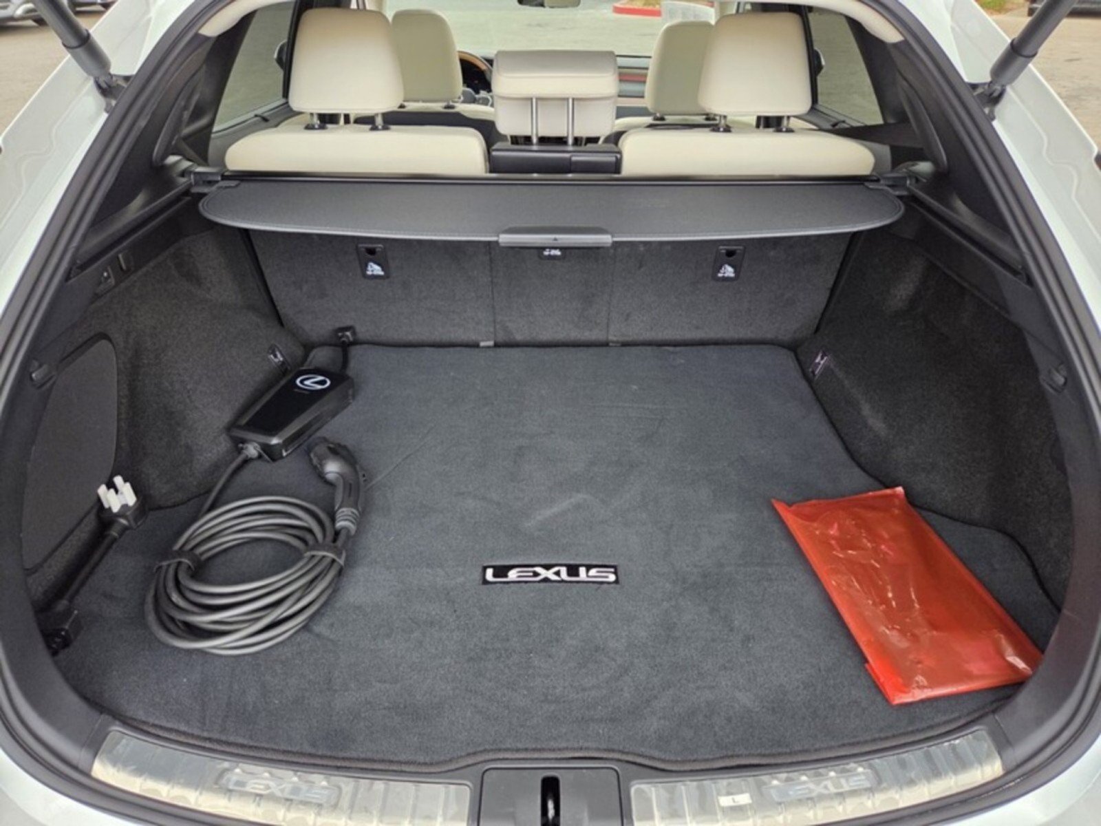 Used 2026 Lexus RX 450h AWD w/ Convenience Package image 17