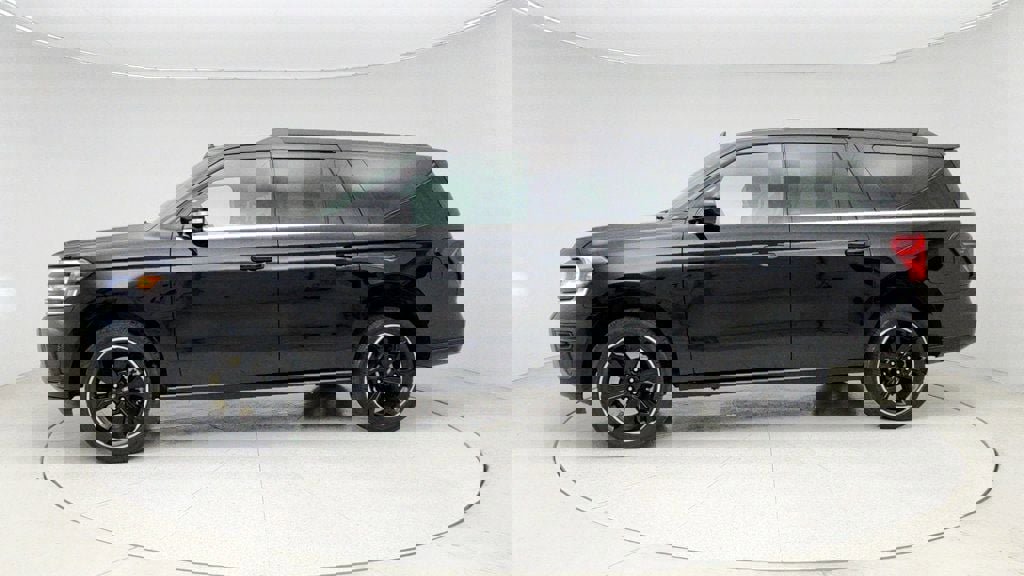 Used 2022 Ford Expedition Max Limited image 8