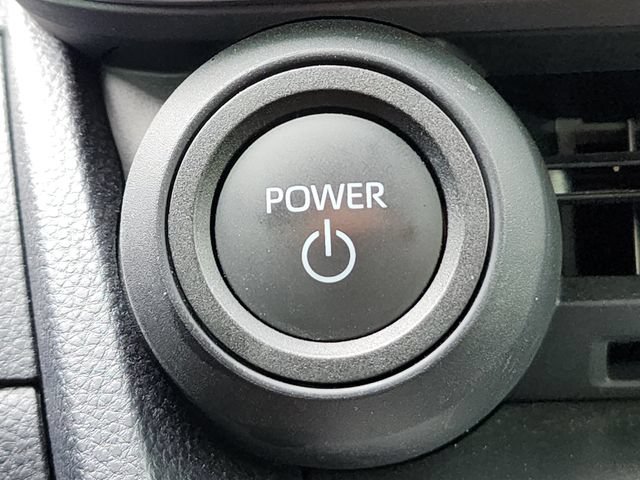 Used 2025 Toyota Prius LE FWD image 31