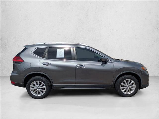 Used 2017 Nissan Rogue SV w/ SV Premium Package image 4