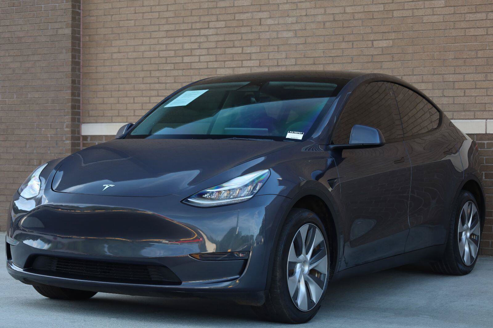 Used 2023 Tesla Model Y Long Range AWD/4WD image 5
