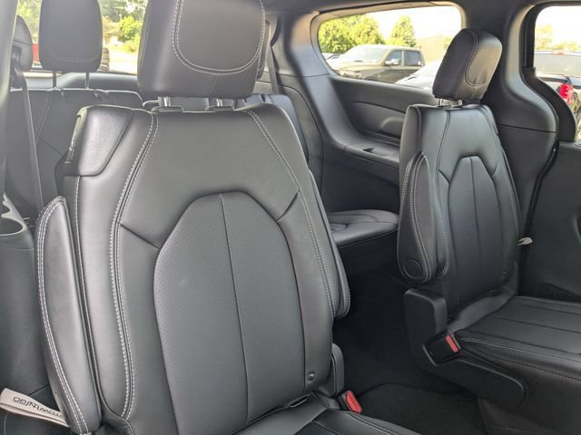 New 2027 Chrysler Pacifica Select FWD image 29