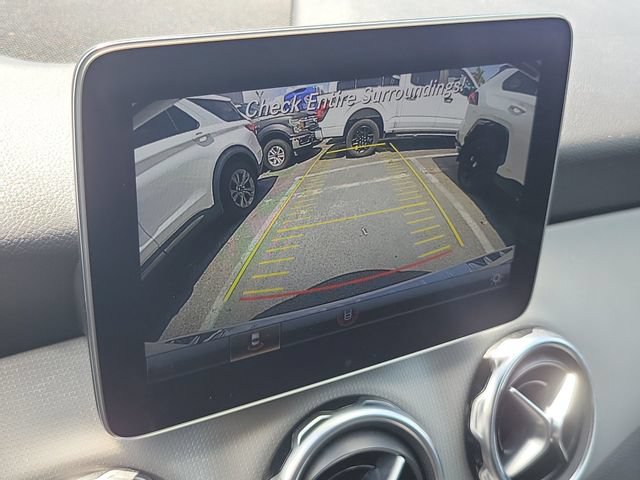 Used 2020 Mercedes-Benz GLA 250 4MATIC w/ Premium Package image 27
