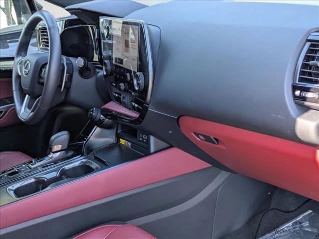 Used 2025 Lexus NX 250 FWD w/ Towing Package (2000 Lbs) image 20