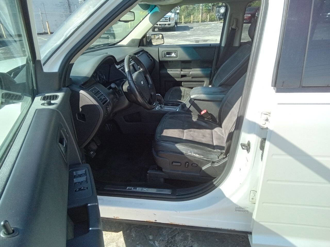 Used 2011 Ford Flex Titanium w/ Trailer Tow Pkg Class III image 14