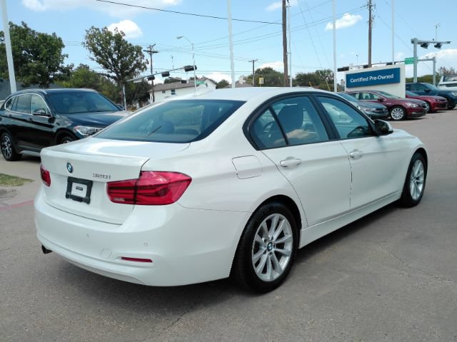 Used 2018 BMW 320i Sedan RWD image 6