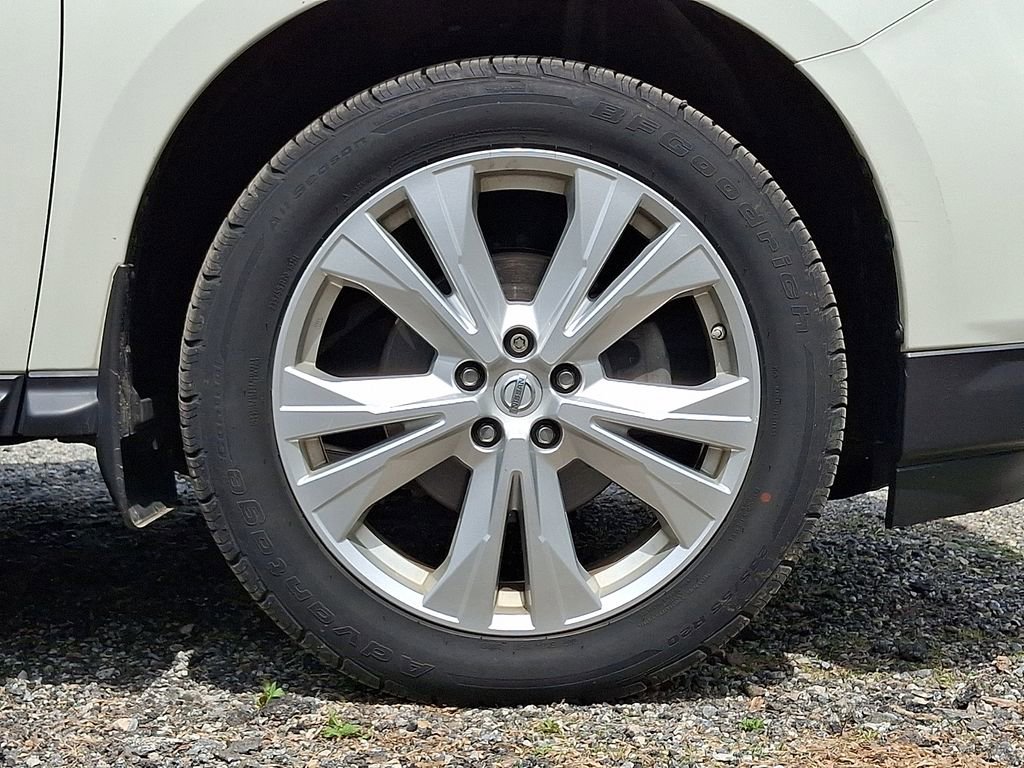 Used 2018 Nissan Pathfinder SL w/ SL Premium Package AWD/4WD image 8