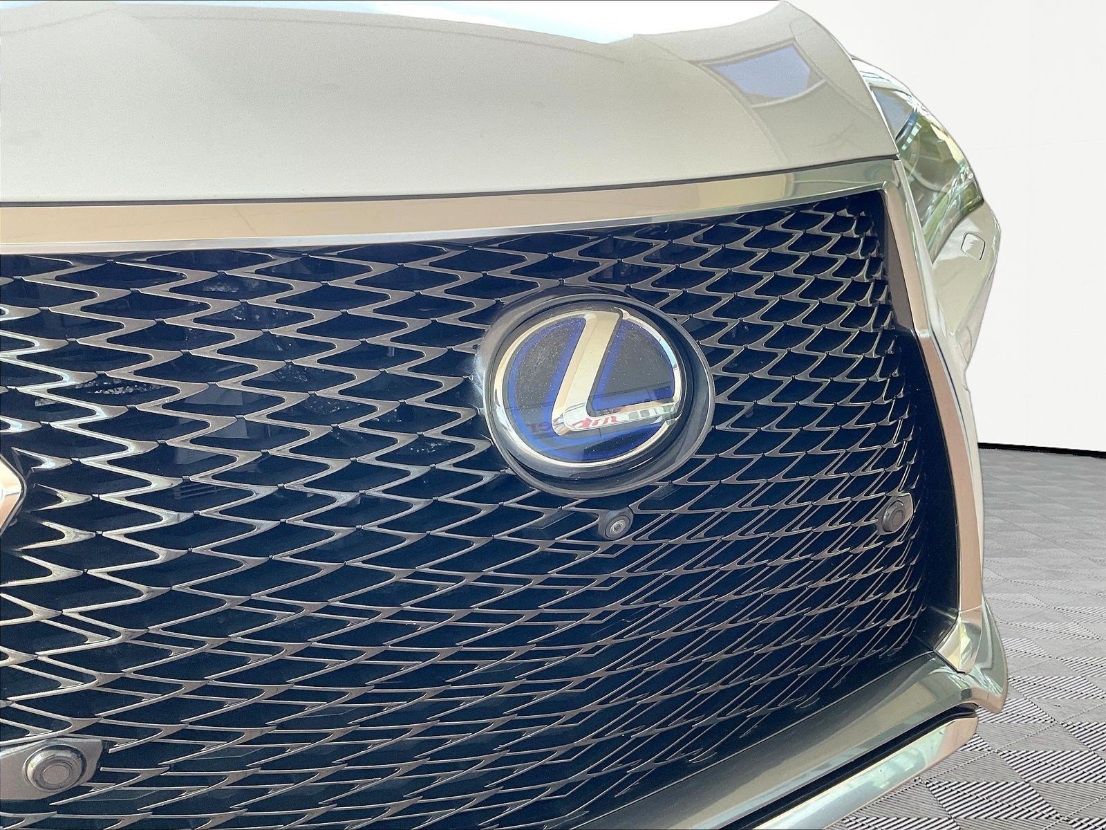 Used 2018 Lexus RX 450h F Sport w/ Cold Area Package AWD/4WD image 31