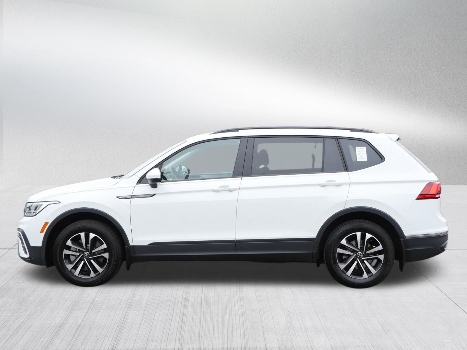 Used 2024 Volkswagen Tiguan S w/ MDO Package, Two-Row AWD/4WD image 4